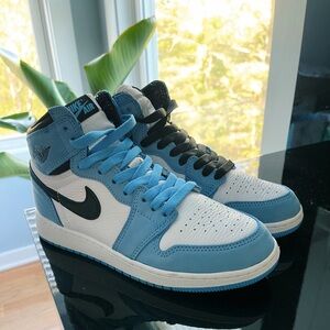 2021 - Air Jordan 1 Retro High OG 'University Blue'